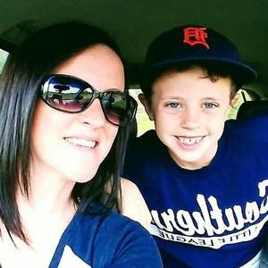 Meet your Posher, Courtney